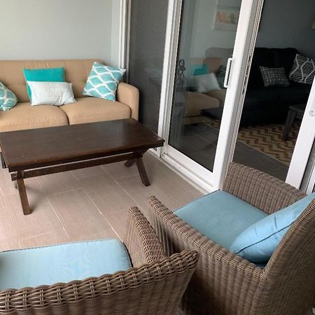 Dramatic Views From This Specious 1Bd/1Bth Christianted Bagian luar foto
