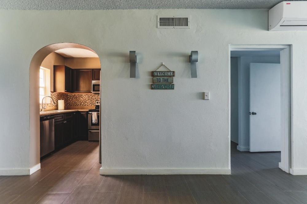 Dramatic Views From This Specious 1Bd/1Bth Christianted Bagian luar foto