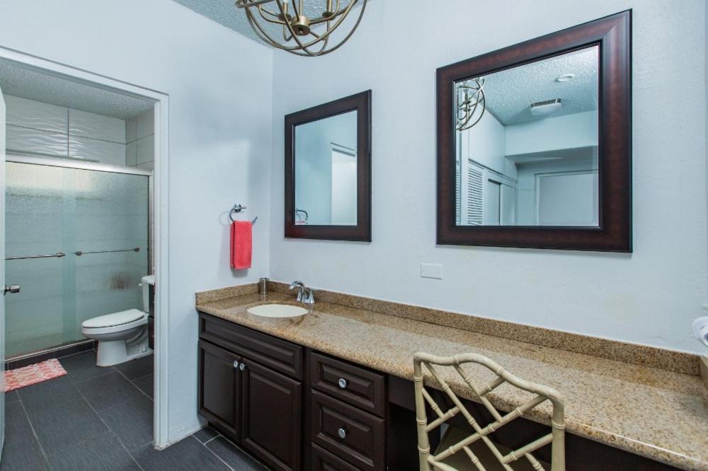 Dramatic Views From This Specious 1Bd/1Bth Christianted Bagian luar foto